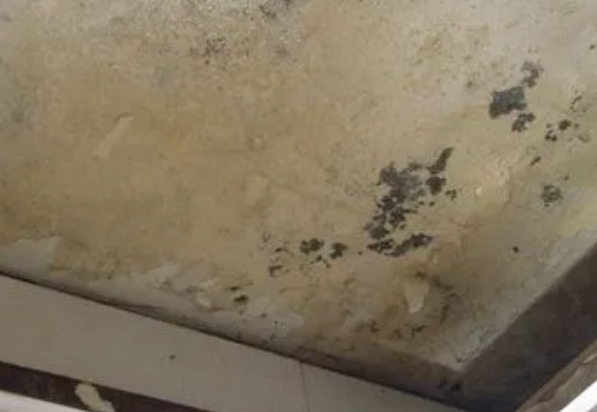 嘉禾阳台漏水维修公司分享下嘉禾卫生间渗水维修需要注意哪些问题。